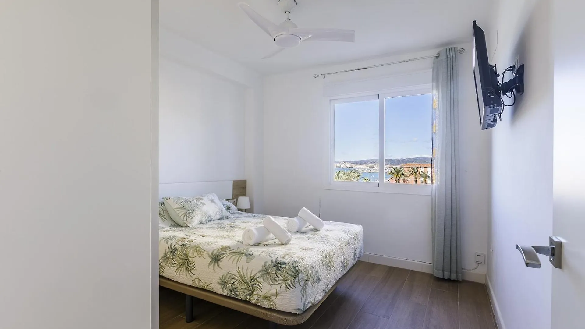 A&N Algarrobo Beach 5 0*, 阿尔加罗沃