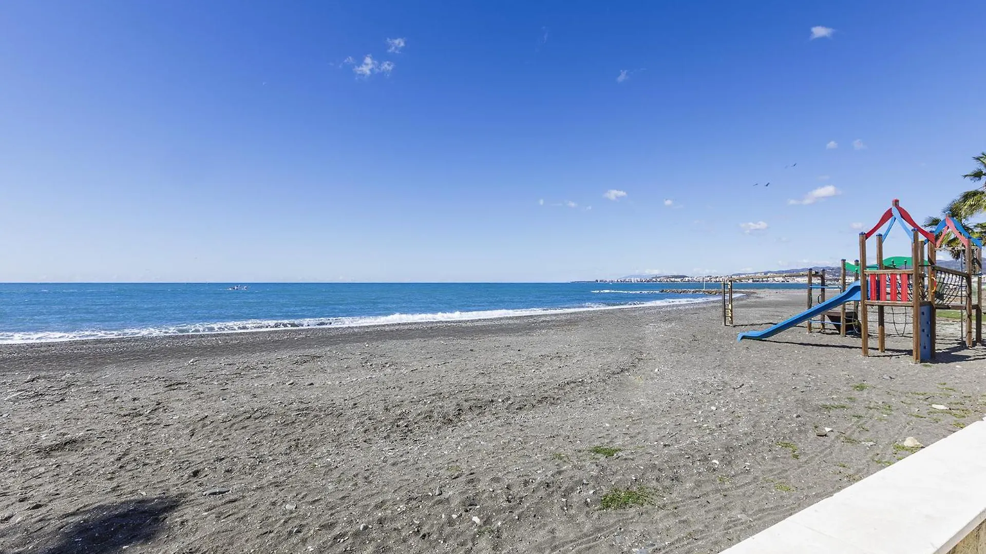 A&N Algarrobo Beach 5 0*, 阿尔加罗沃